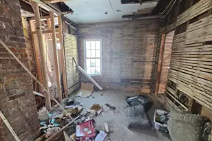 27 Hall St, North Adams, MA 01247 - Photo 15