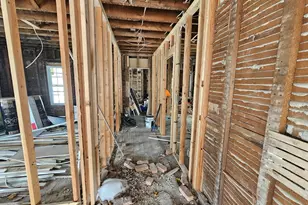 27 Hall St, North Adams, MA 01247 - Photo 21