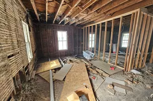 27 Hall St, North Adams, MA 01247 - Photo 23