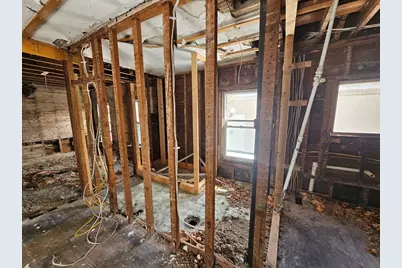 27 Hall St, North Adams, MA 01247 - Photo 5