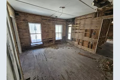 27 Hall St, North Adams, MA 01247 - Photo 9
