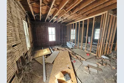 27 Hall St, North Adams, MA 01247 - Photo 23
