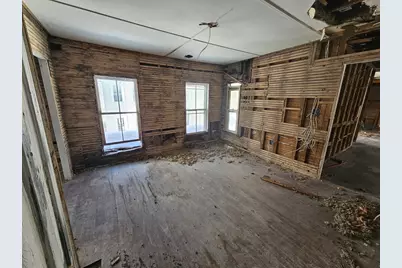 27 Hall St, North Adams, MA 01247 - Photo 9