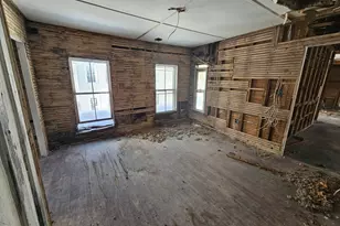 27 Hall St, North Adams, MA 01247 - Photo 9