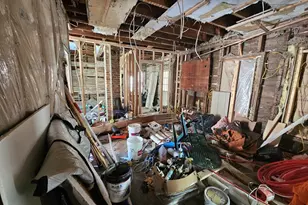 27 Hall St, North Adams, MA 01247 - Photo 17