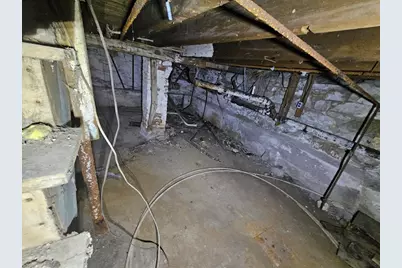 27 Hall St, North Adams, MA 01247 - Photo 25