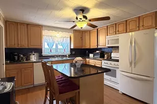 28 Eastford Rd, Southbridge, MA 01550 - Photo 5