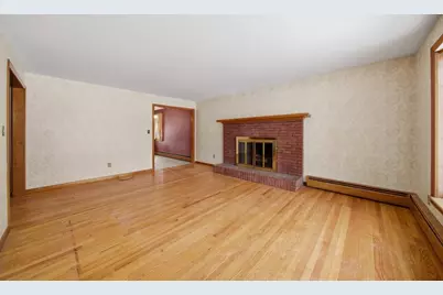 105 Edgewater Rd, Agawam, MA 01001 - Photo 5