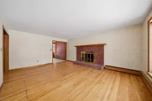 105 Edgewater Rd, Agawam, MA 01001 - Photo 5