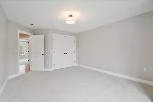 517 Mendon Rd, Attleboro, MA 02703 - Photo 9