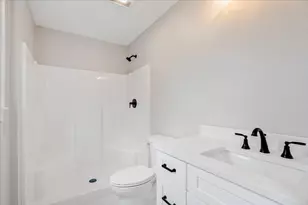 517 Mendon Rd, Attleboro, MA 02703 - Photo 17