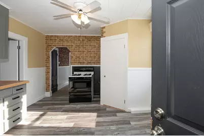 34 Chase St, Beverly, MA 01915 - Photo 9