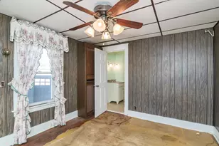 31 Greenwich St, Ludlow, MA 01056 - Photo 11