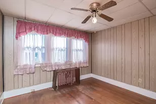 31 Greenwich St, Ludlow, MA 01056 - Photo 17