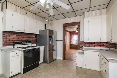 31 Greenwich St, Ludlow, MA 01056 - Photo 9