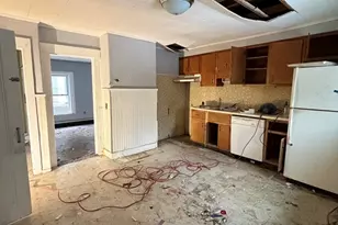 4 Glover Ct, Boston, MA 02127 - Photo 3