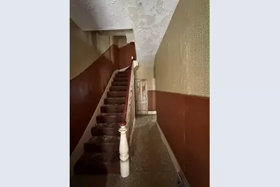 8 Glover Ct, Boston, MA 02127 - Photo 3