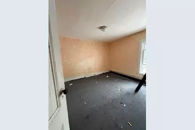 4-10 Glover Ct, Boston, MA 02127 - Photo 9