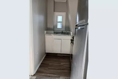 187 Brightman St #3W, Fall River, MA 02720 - Photo 3