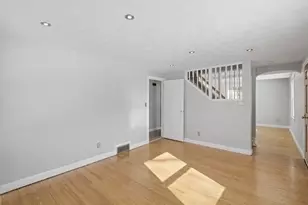 294 Tremont St, Springfield, MA 01104 - Photo 21