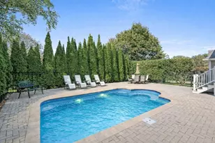 37 Mayflower Rd, Winchester, MA 01890 - Photo 5