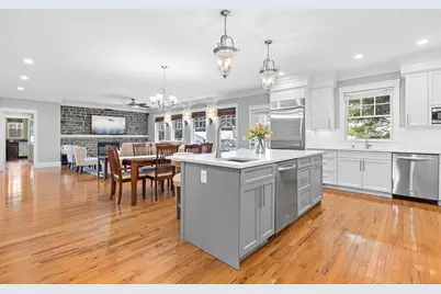 37 Mayflower Road, Winchester, MA 01890 - Photo 9