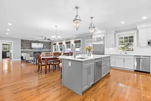 37 Mayflower Rd, Winchester, MA 01890 - Photo 9