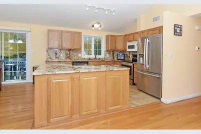 16 Sherwood Rd, Worcester, MA 01602 - Photo 5