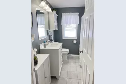 112 W Canton Cir, Springfield, MA 01104 - Photo 15