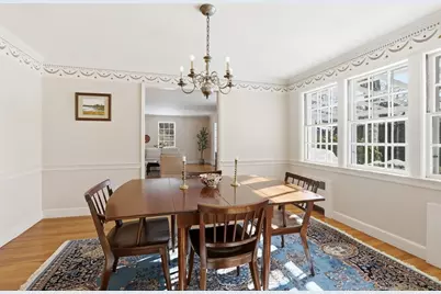 2 Canterbury Rd, Winchester, MA 01890 - Photo 9