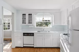 2 Canterbury Rd, Winchester, MA 01890 - Photo 11