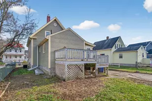 28 Cottage St, Taunton, MA 02780 - Photo 5