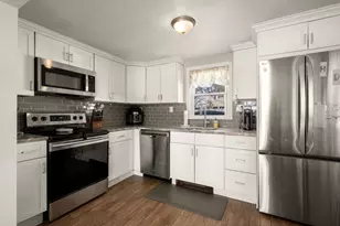 21 Forest St, Peabody, MA 01960 - Photo 3