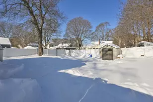 21 Forest St, Peabody, MA 01960 - Photo 25