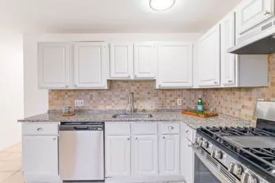 101 Edgelawn Ave #11, North Andover, MA 01845 - Photo 7