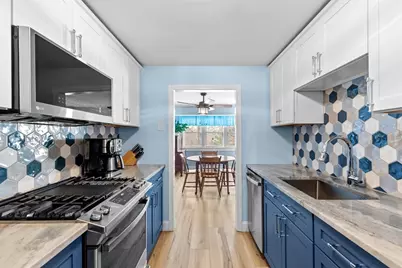 4 Harbor Hill Dr #4, Bourne, MA 02532 - Photo 5