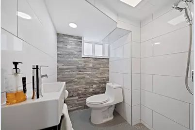 270 Middle St, Weymouth, MA 02189 - Photo 23