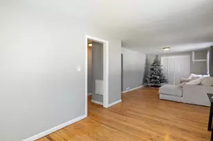 4 Seneca St, Springfield, MA 01151 - Photo 9