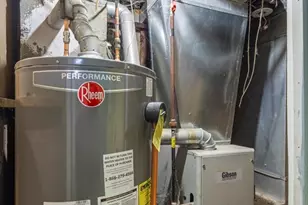 4 Seneca St, Springfield, MA 01151 - Photo 25