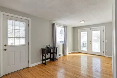 4 Seneca Street, Springfield, MA 01151 - Photo 7