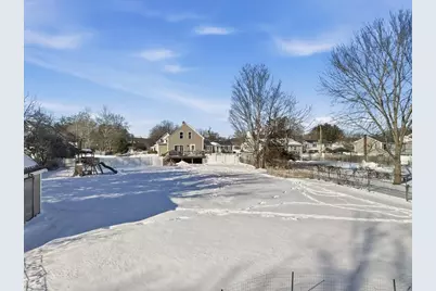 10 Liberty St, Taunton, MA 02718 - Photo 23