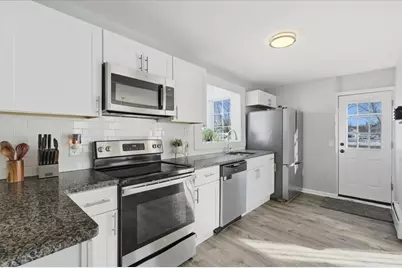 10 Liberty St, Taunton, MA 02718 - Photo 7