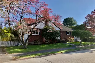 67 Woodcrest Dr, Wakefield, MA 01880 - Photo 1