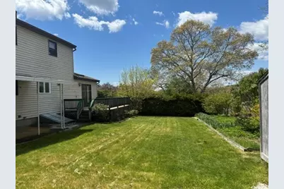 23 Oliveira Ave, Acushnet, MA 02743 - Photo 5