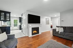 381 N Brook Rd, Springfield, MA 01119 - Photo 7