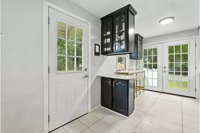 381 N Brook Rd, Springfield, MA 01119 - Photo 9