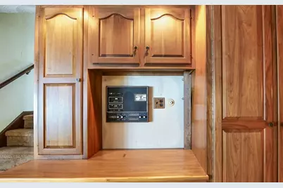 220 Mount Vernon St, New Bedford, MA 02740 - Photo 7