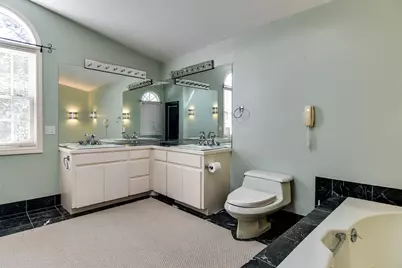 9 Buttercup Ln, Dover, MA 02030 - Photo 9