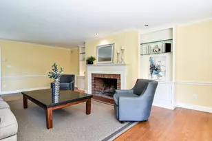 9 Buttercup Ln, Dover, MA 02030 - Photo 13