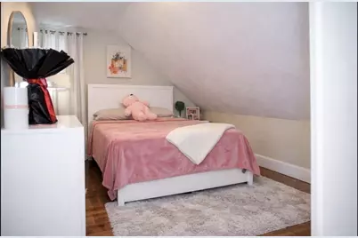 35 Larch St, New Bedford, MA 02740 - Photo 9